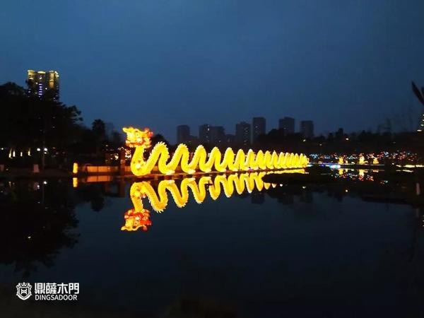 重慶鼎薩木門：夜景